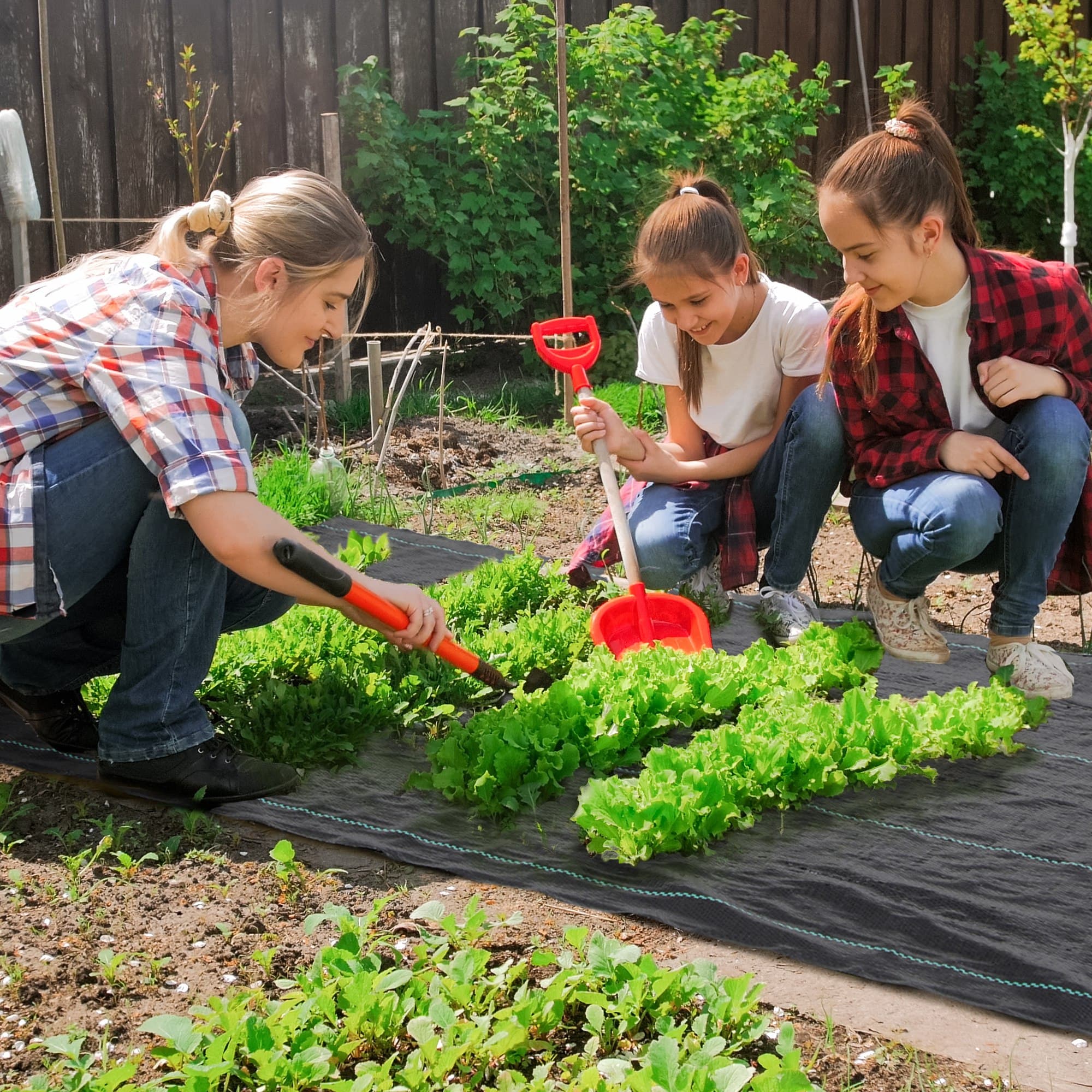 Outsunny Durable Landscape Fabric 3ft x 300ft Weed Barrier for Enhanced Garden Weed Control Heavy-Duty Easy Installation 3.5oz | Aosom Canada