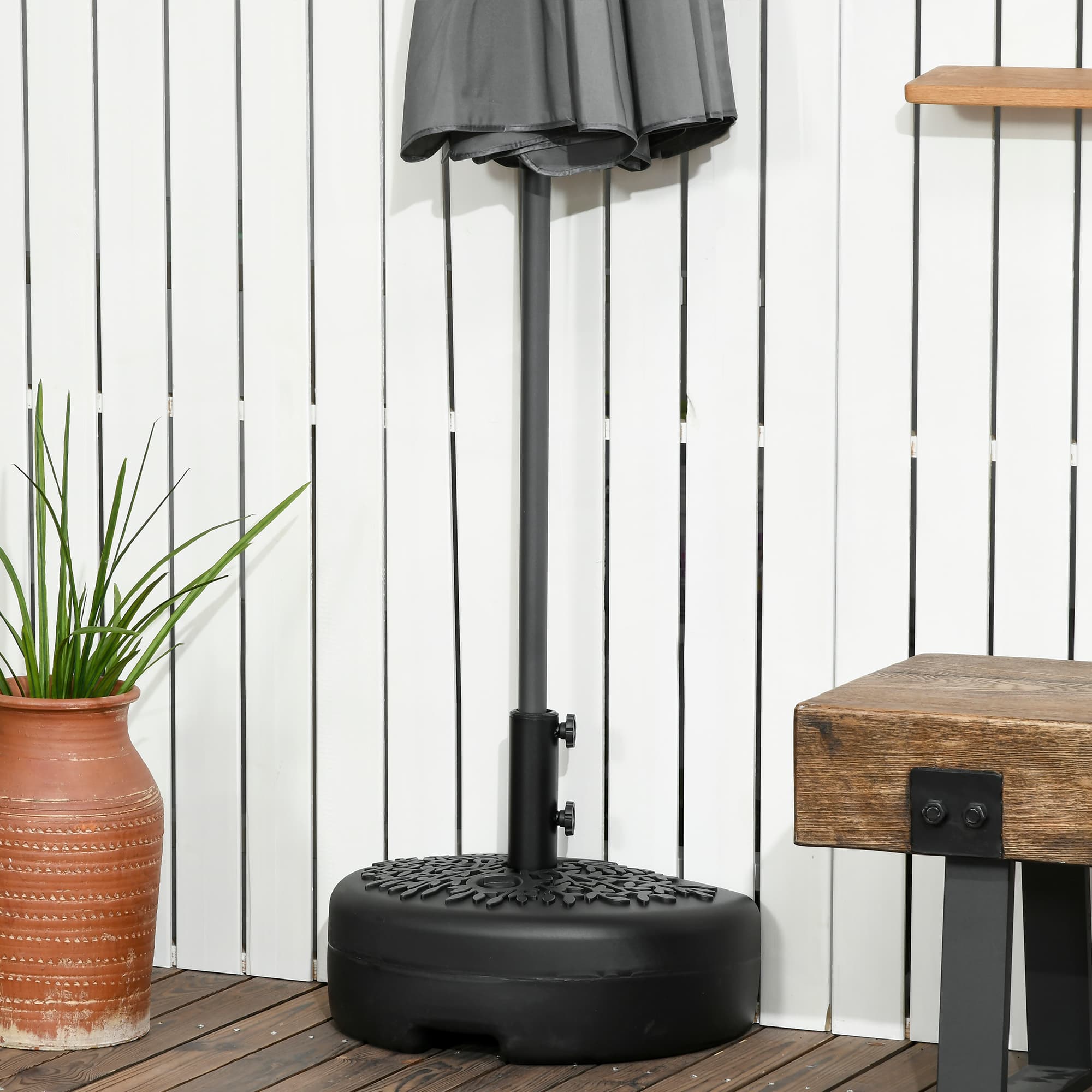Outsunny Half Round Umbrella Base Stand: Sand/Water Fillable 40lb Capacity Outdoor Stability Black | Aosom Canada