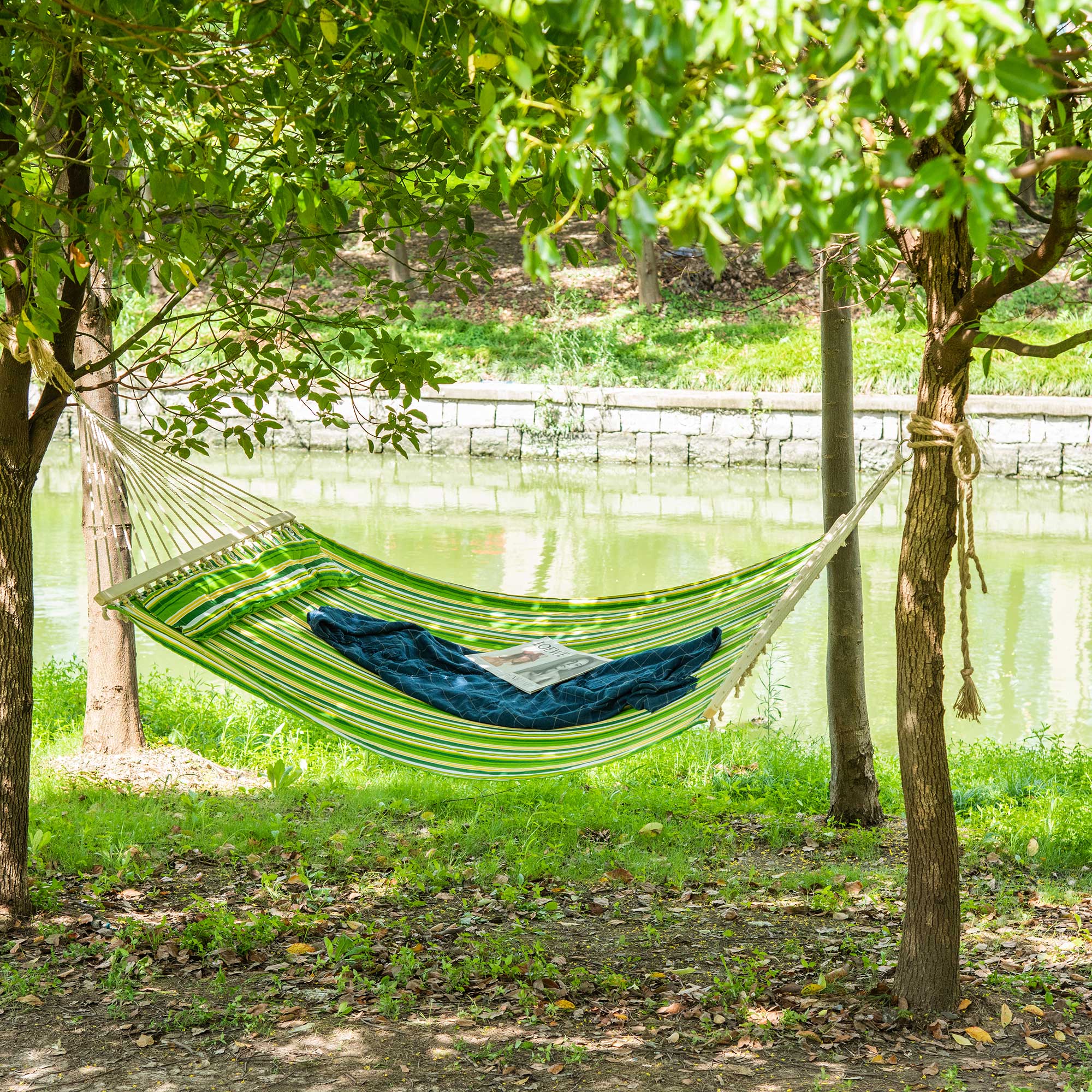Outsunny Patio Hammock 75" Outdoor Striped Camping Lounge Bed with Pillow Durable Garden Green | Aosom Canada