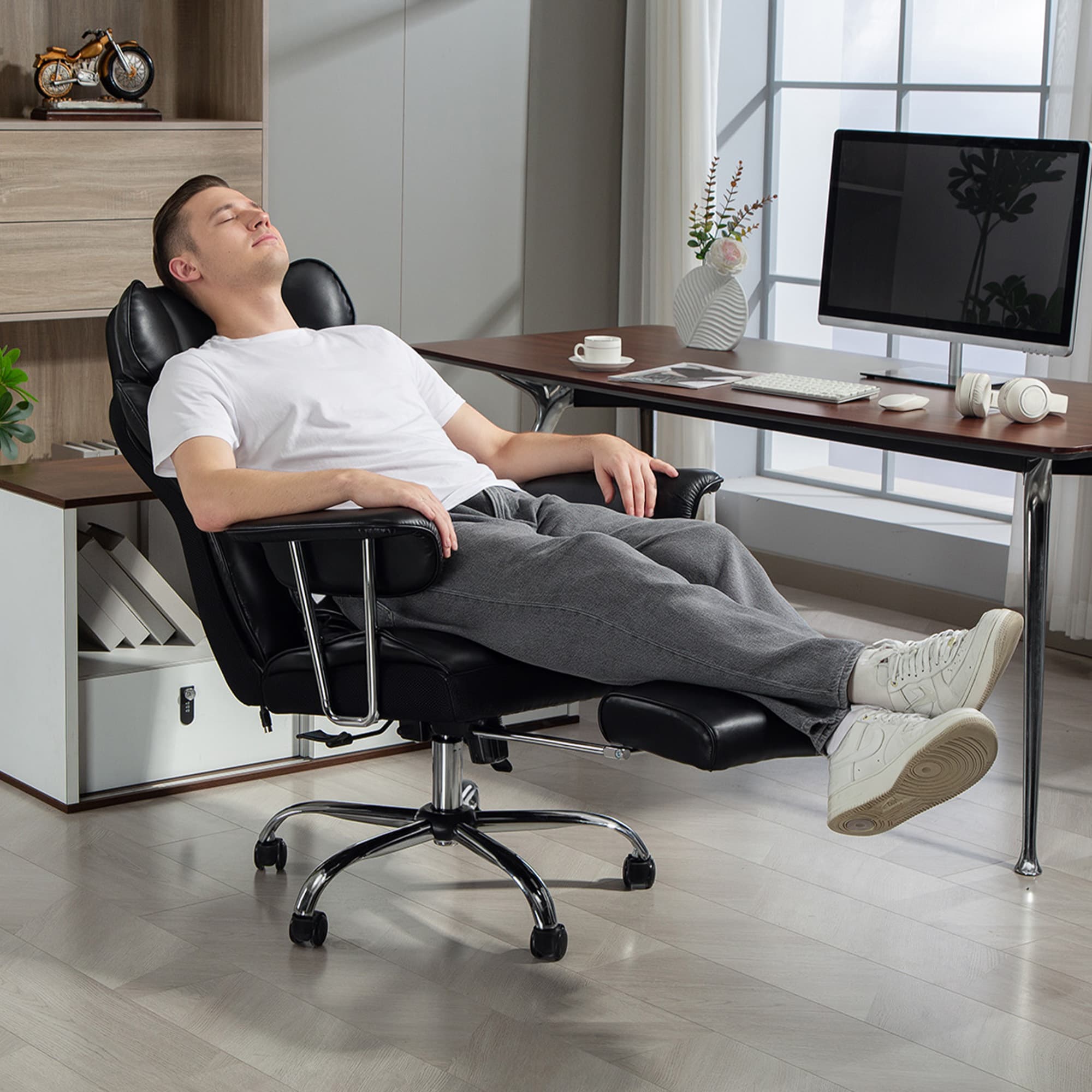 HOMCOM 400LBS Massage Office Chair, Executive Office Chair with 6-Point Vibration, Footrest and Lumbar Support, Black | Aosom Canada