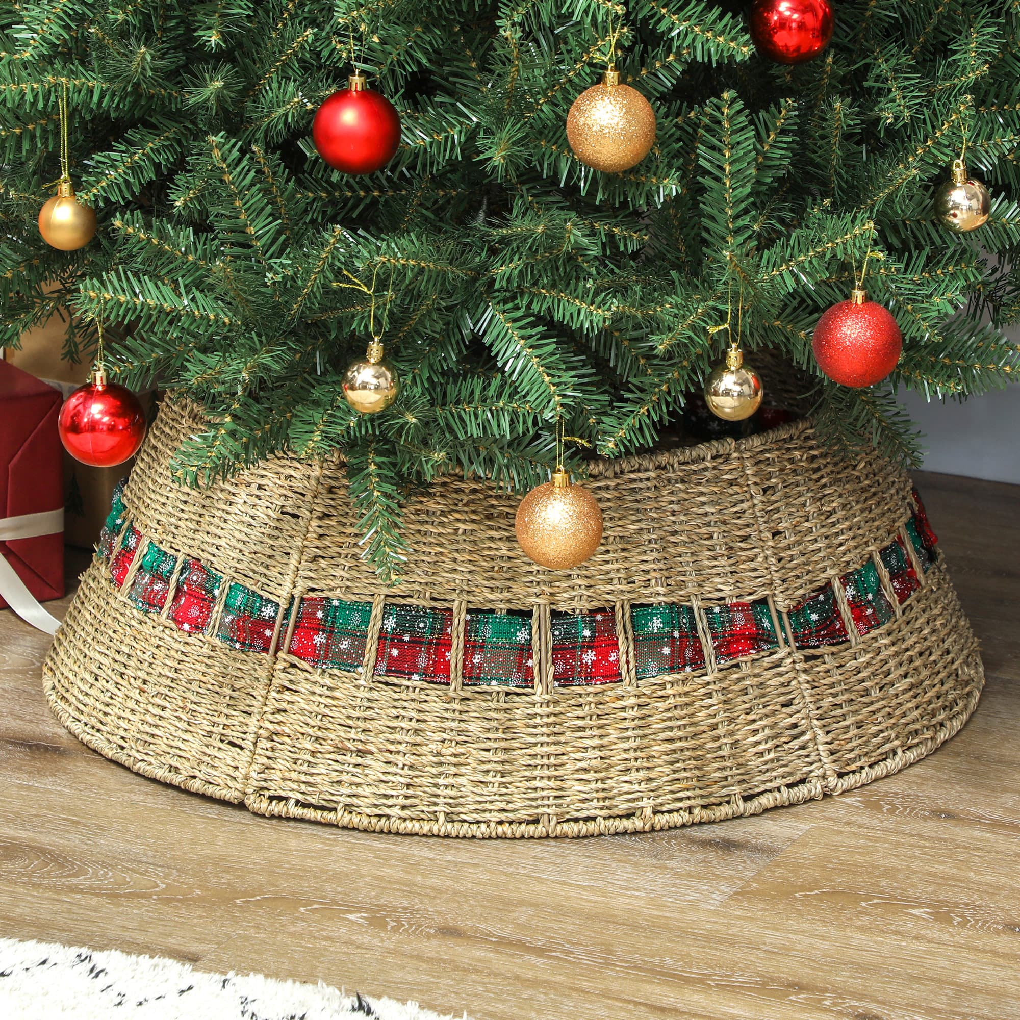 HOMCOM 28 inch Rustic Christmas Tree Skirt, Rattan Woven Christmas Tree Collar for Party, Holiday, Home Decoration, Natural | Aosom Canada